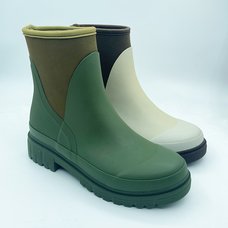Ladies ankle neoprene lined rubber boots