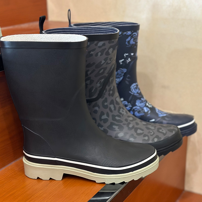 Lined mid calf rubber rain boots for women