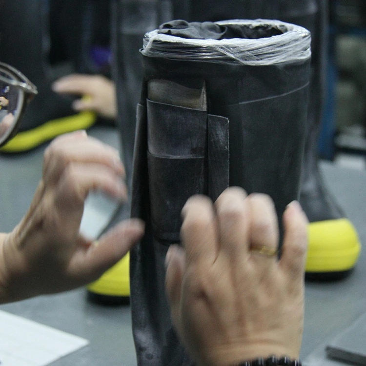 Camo neoprene rubber hunting boots manufacturer in China