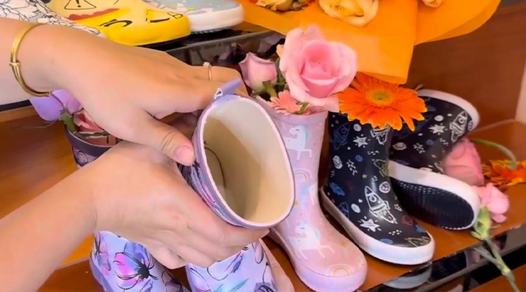 Print rubber boots for children manufacturer