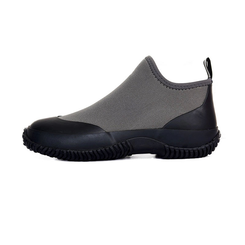 Short rubber neoprene slip-on garden shoes for men