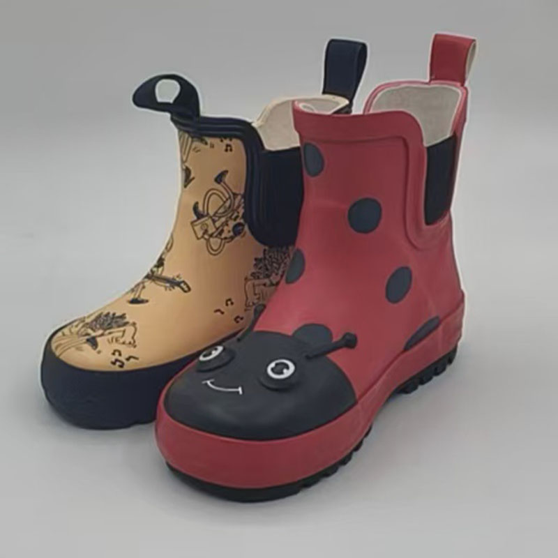 Customized LOGO cute ladybug print kids Chelsea rubber boots