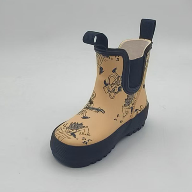 Customized LOGO cute ladybug print kids Chelsea rubber boots