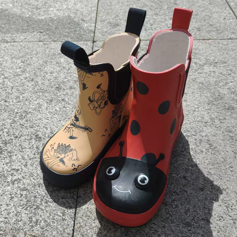 Customized LOGO cute ladybug print kids Chelsea rubber boots