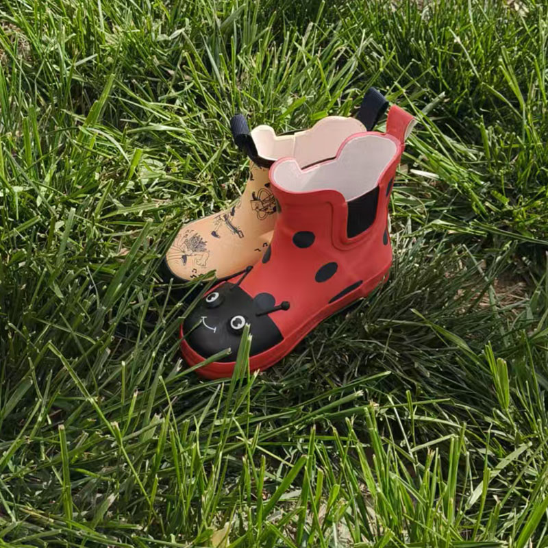 Customized LOGO cute ladybug print kids Chelsea rubber boots