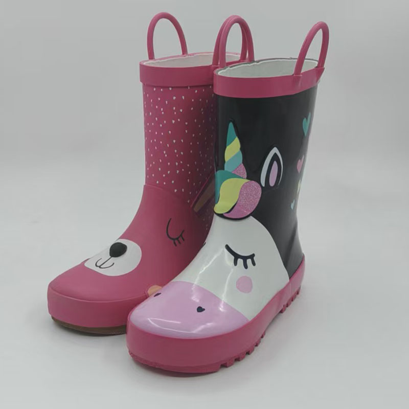 Easy-on handles children 3D printing rubber boots