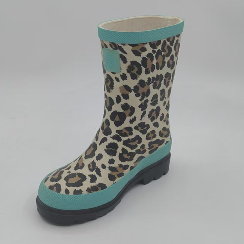 Tailored kids leopard print waterproof rubber boots
