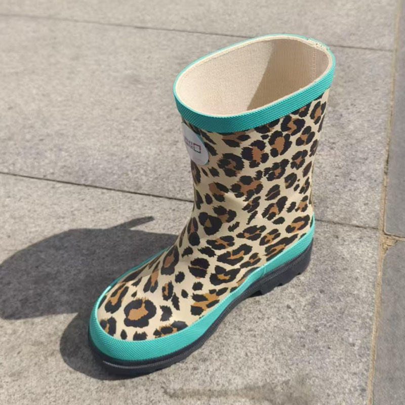 Tailored kids leopard print waterproof rubber boots