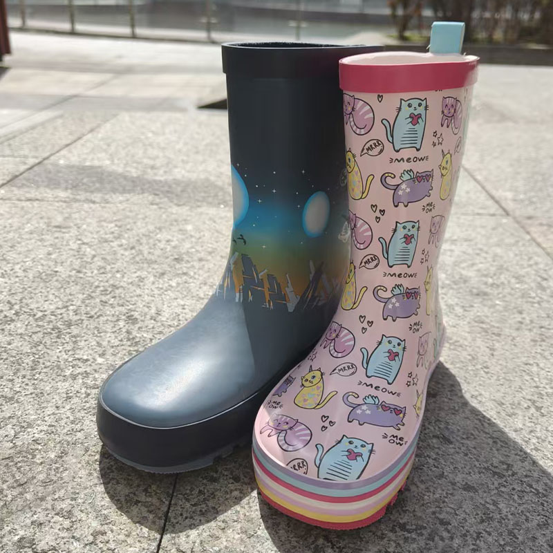 Natural rubber kids animal print rain boots