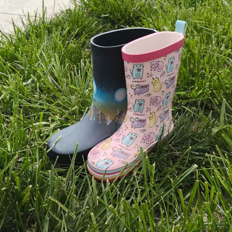 Natural rubber kids animal print rain boots