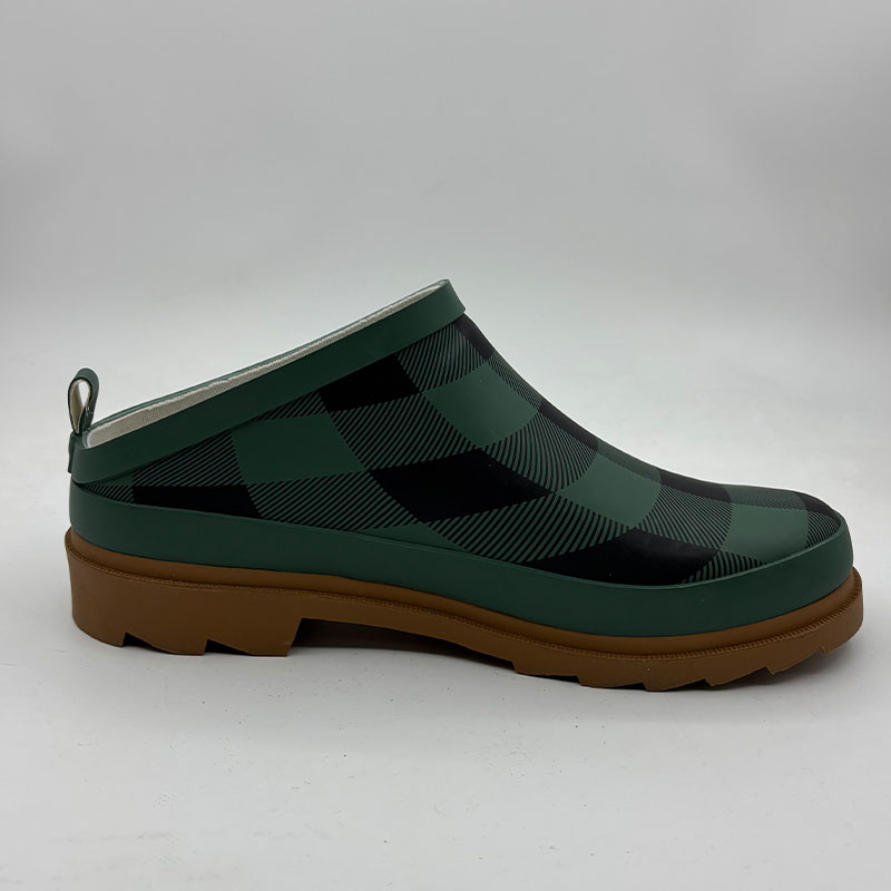 Women rubber garden clogs supplier