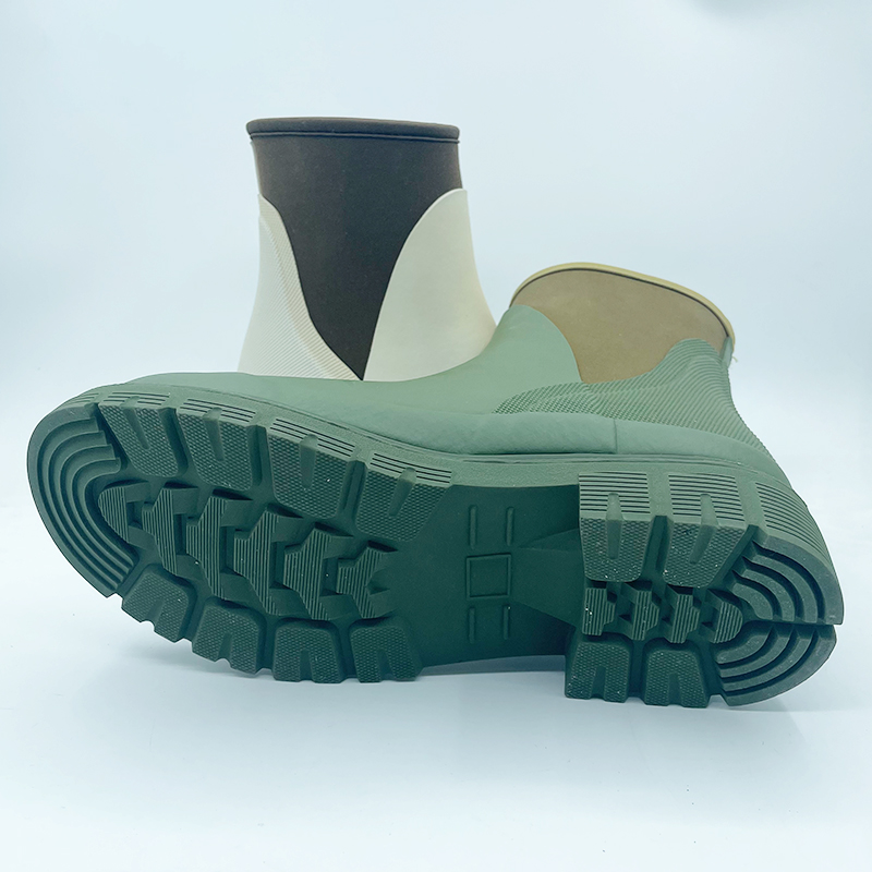 Ladies ankle neoprene lined rubber boots