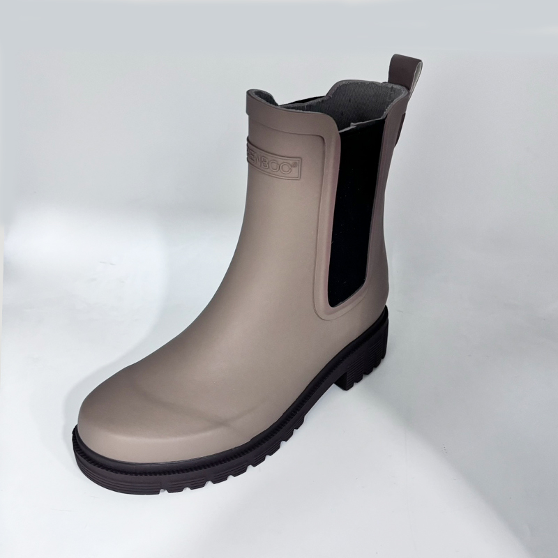 Fashionable Chelsea rubber rain boots for women