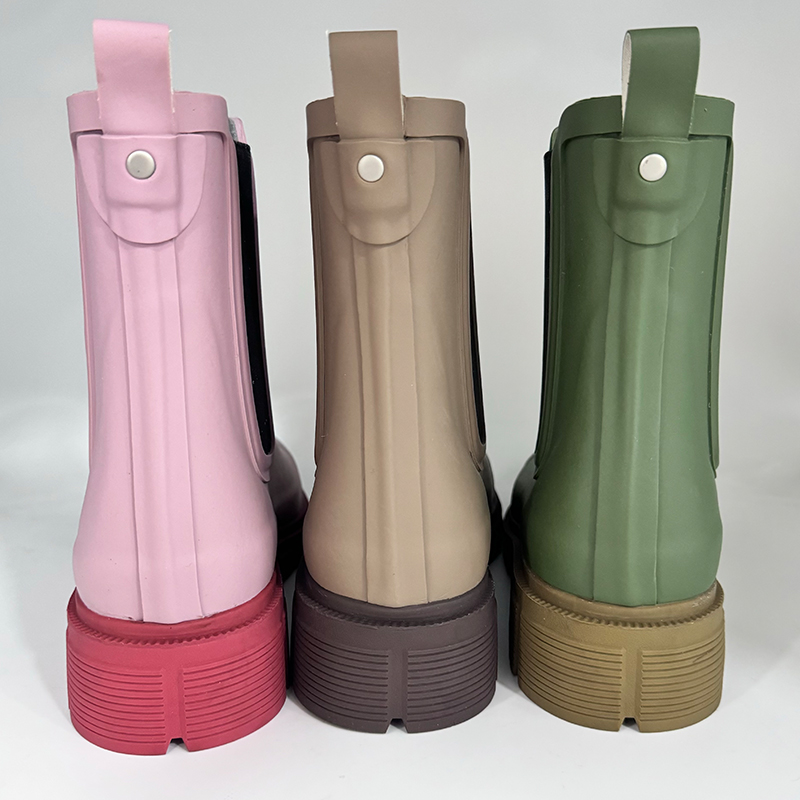 Fashionable Chelsea rubber rain boots for women