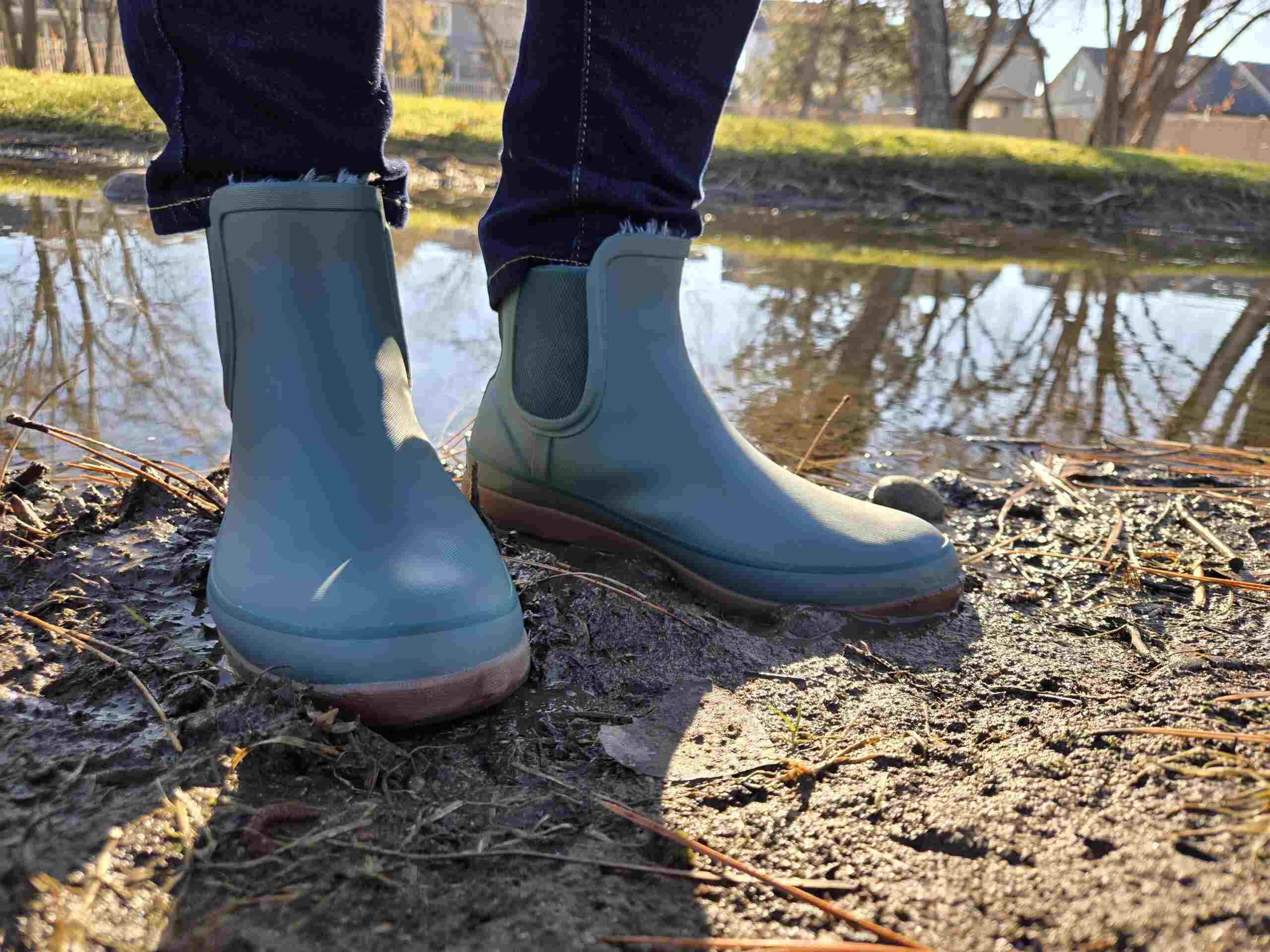 ビクトリア女王からシティストリートへ：チェルシーの雨靴の進化と優越性