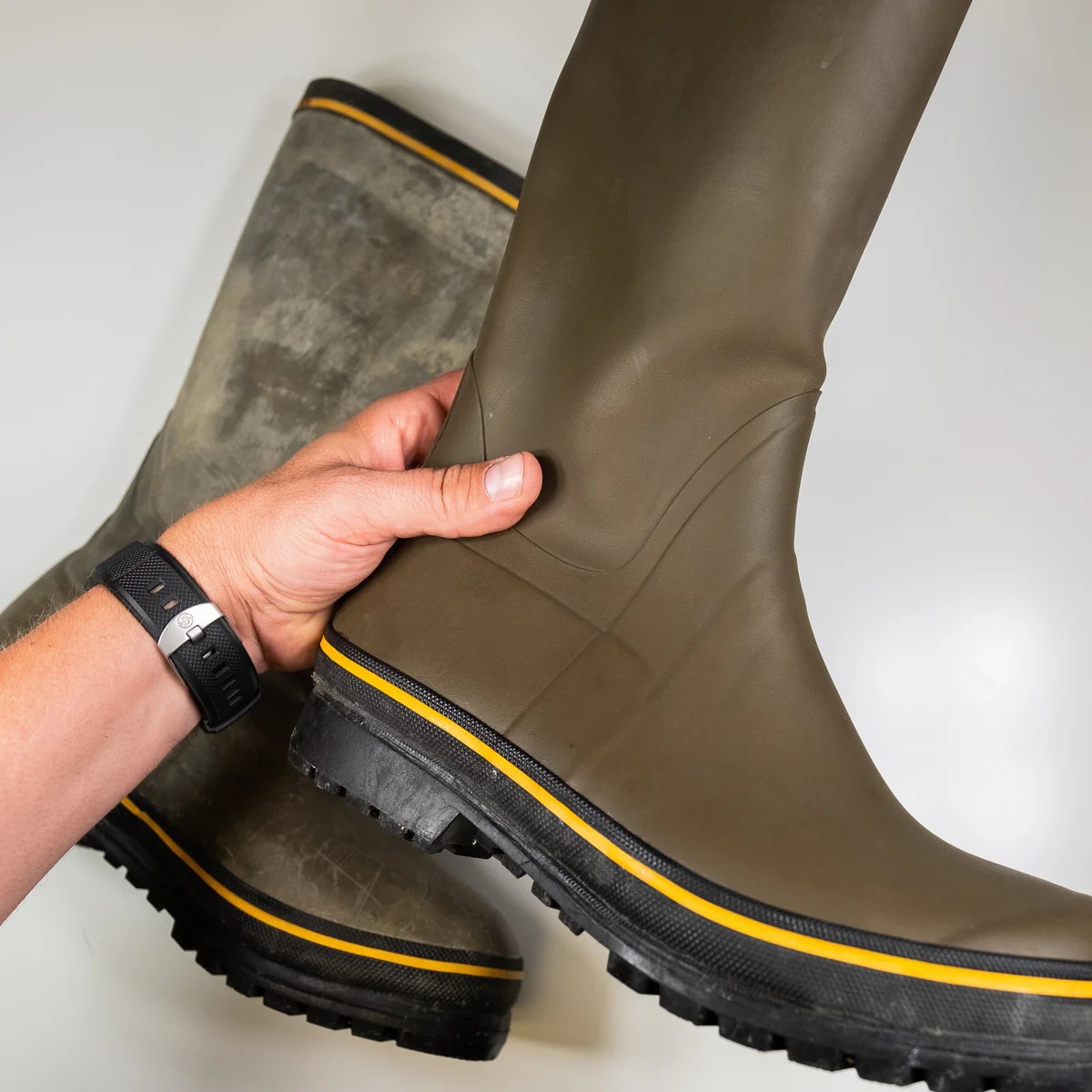 What Makes Molded Rubber Outsoles Essential for Rain Boot Durability and Performance What Makes Molded Rubber Outsoles Essential for Rain Boot Durability and Performance