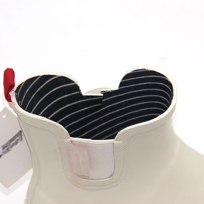 Women rubber chelsea boots with heel