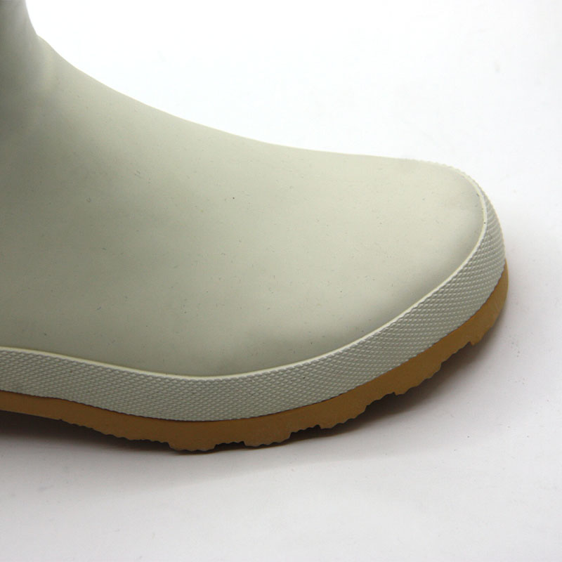 Women rubber chelsea boots with heel