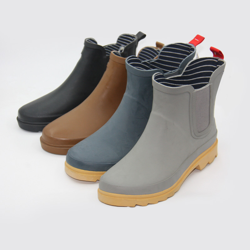 Fashionable lined rubber Chelsea rain boots for ladies