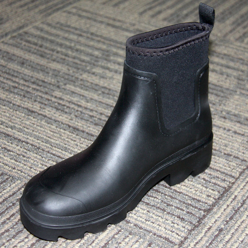 ネオプレンは女性のための耐久性の雪チェルシーブーツを列付けました