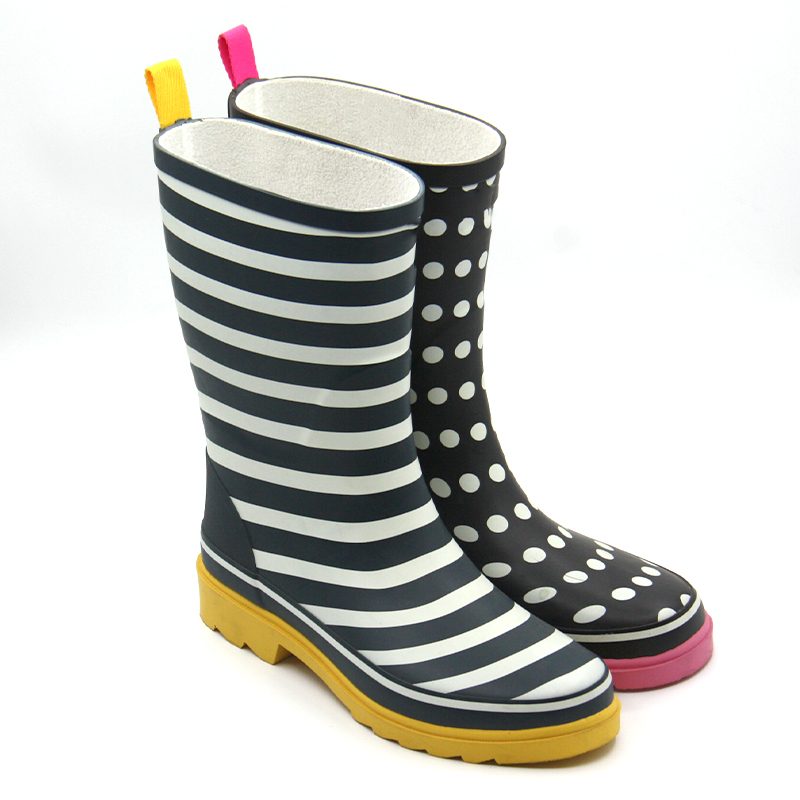 Ladies mid calf print rubber boots manufacturer