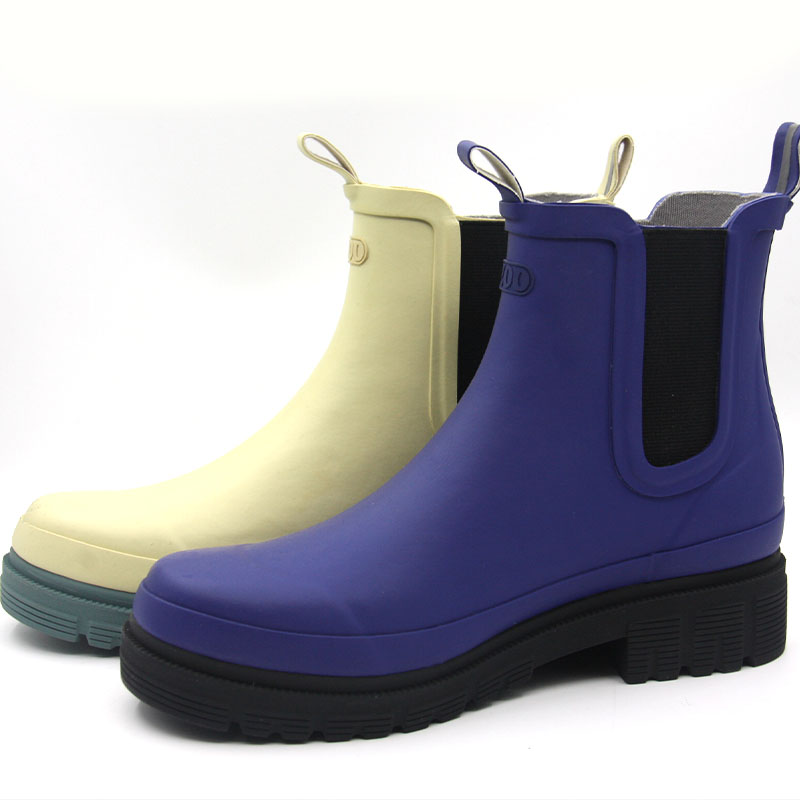 Customized brand logo Rubber Wellington Gumboots