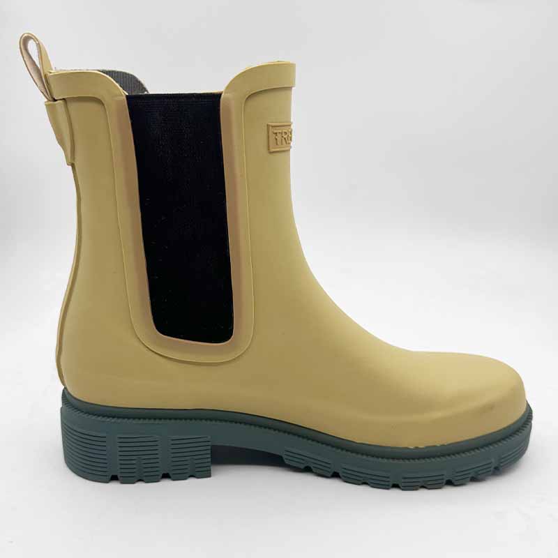 Customized brand logo Rubber Wellington Gumboots